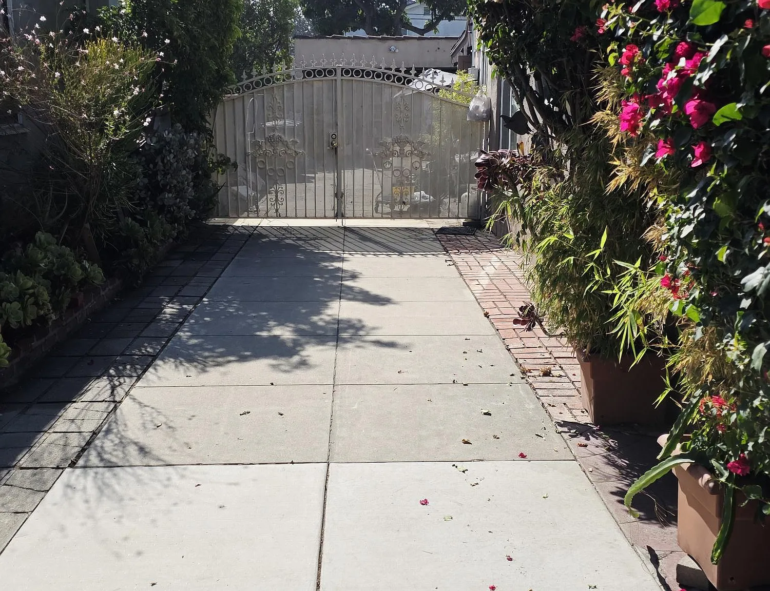 3 bed, 2.5 bath, 2100 sqft, $5,000 — Photo 4