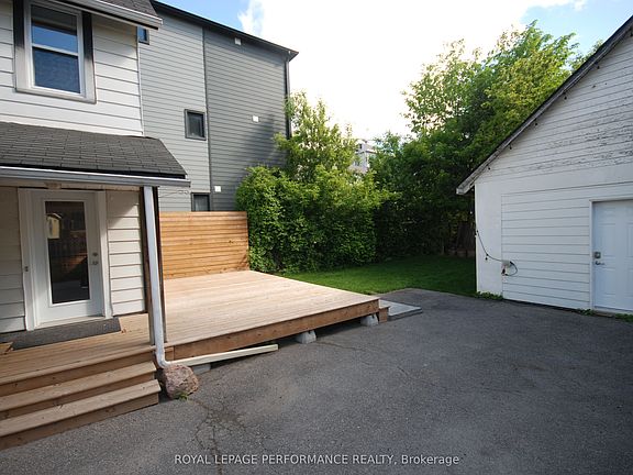 3rd image of 345 Tweedsmuir Ave