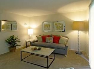 5 Libra Ct, Rosedale, MD 21237