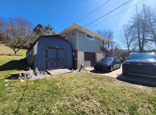 930 Atlasburg Rd, Burgettstown, PA 15021