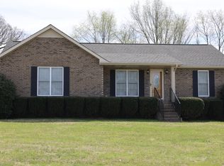 5787 Buzzard Creek Rd, Cedar Hill, TN 37032