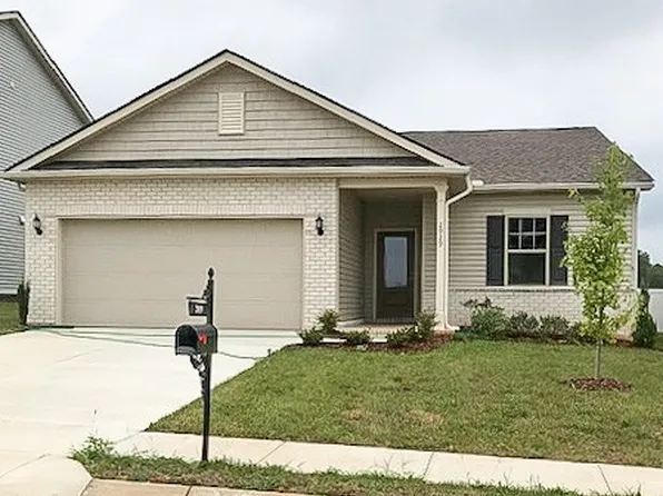 2929 Hen Brook Dr, Columbia, TN 38401