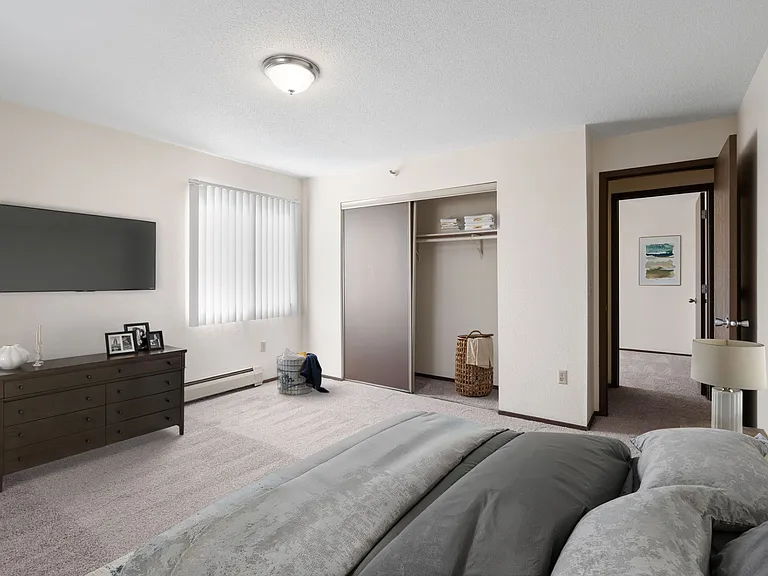 2 Bedroom - 2 Bed / 1 Bath - 860 Sq.Ft.