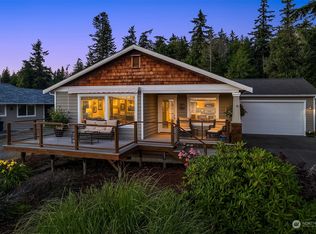 2261 Robin Ln, Camano Island, WA 98282