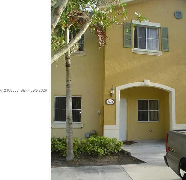 Venetia Grove — Photo 2