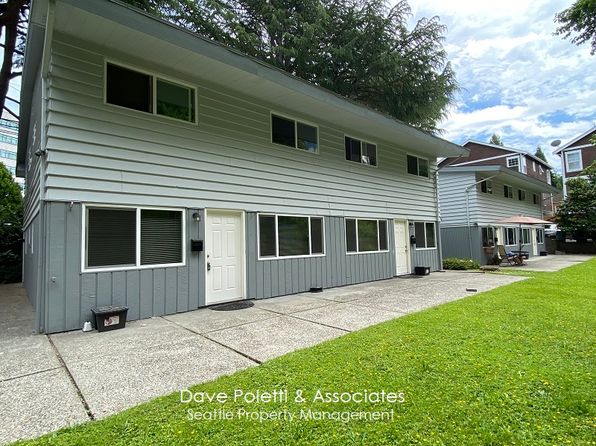 4511 40th Ave NE #1/2