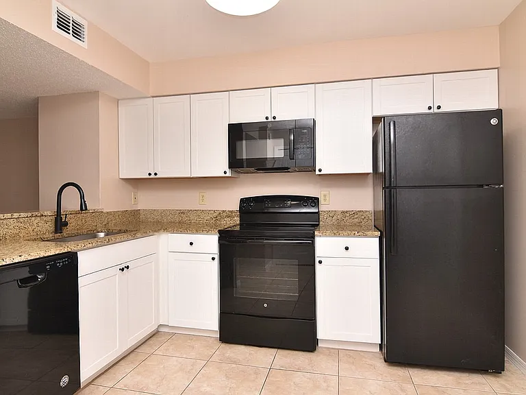 2720 Gray Fox Ln — Photo 12