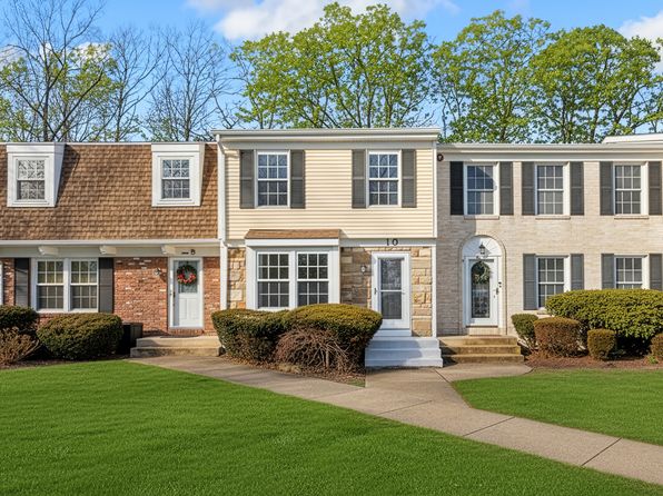 10 Bartlette Common Ln