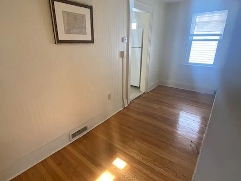 378 Crown St — Photo 11