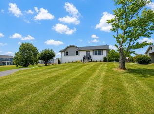 708 Volunteer Dr, White House, TN 37188