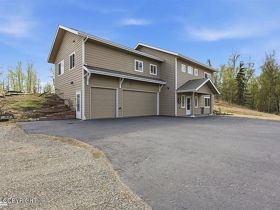 3rd image of 2030 N Broadway Dr