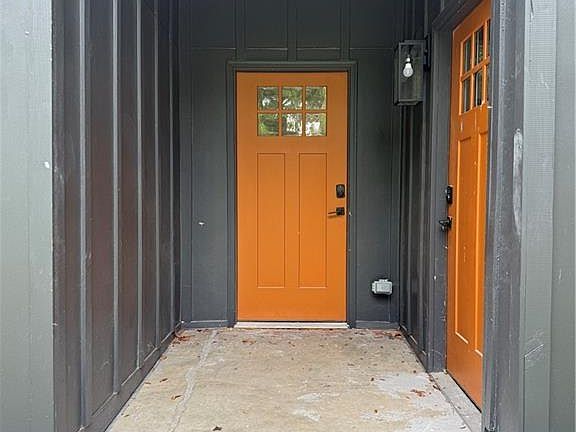 3rd image of 808 Center St