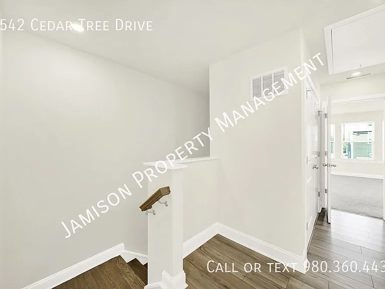 1542 Cedar Tree Dr — Photo 16