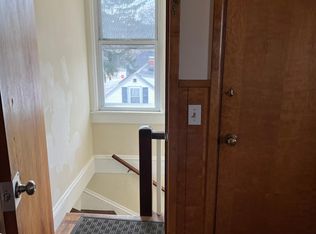 117 Colonial Ave FLOOR 3, Cranston, RI 02910