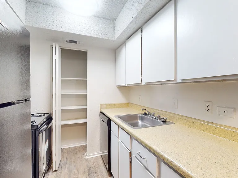 Addison Apartments at the Park — Photo 278