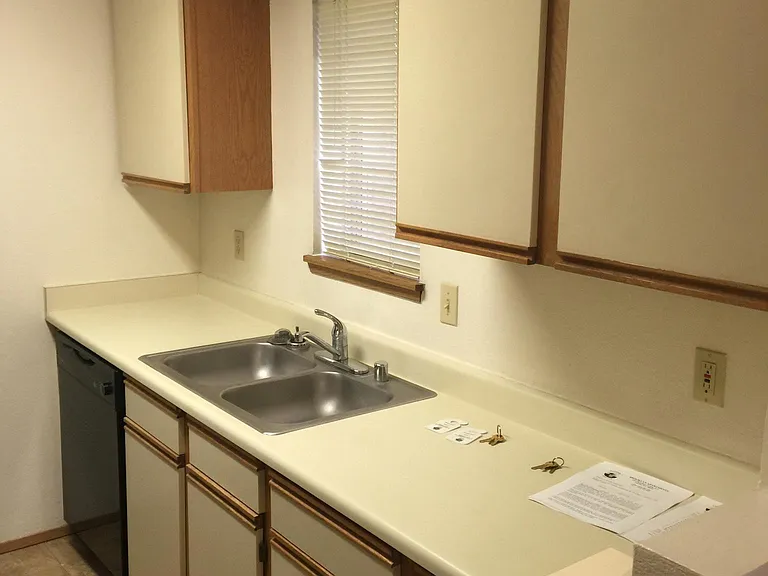 5254 Brooklyn Ave NE #1 — Photo 8