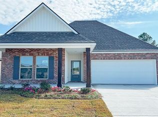 65736 Rouquette Dr, Lacombe, LA 70445