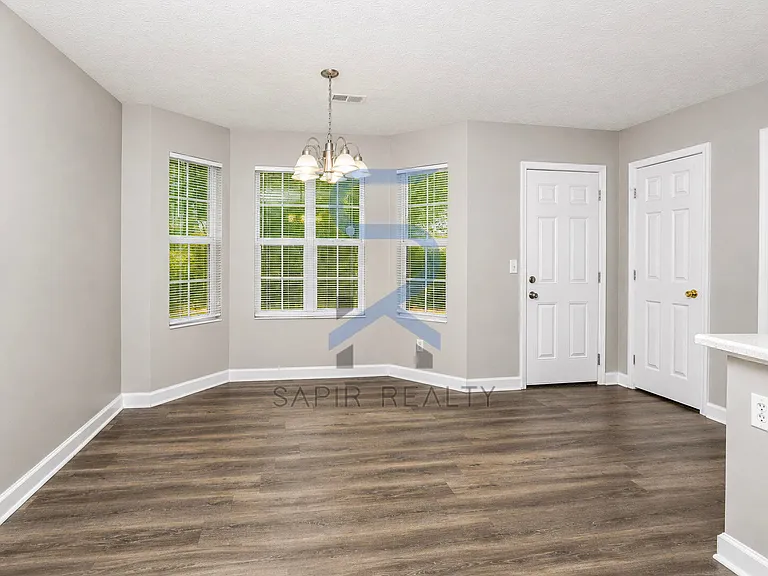 5791 Strathmoor Manor Cir — Photo 4
