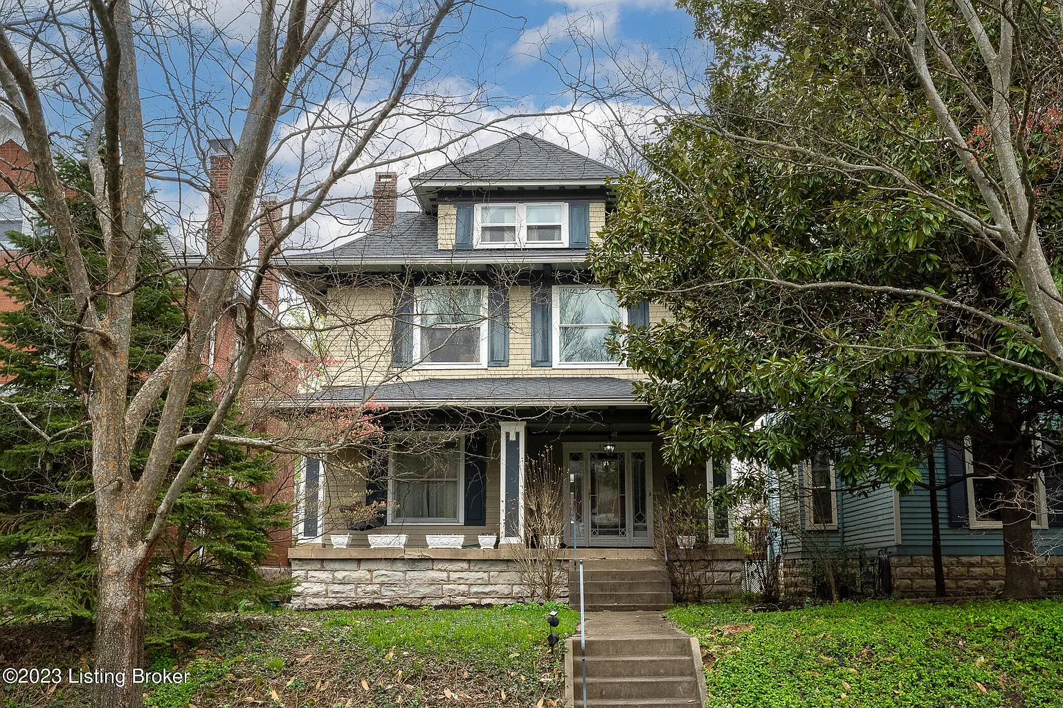 1215 Everett Ave photo 1