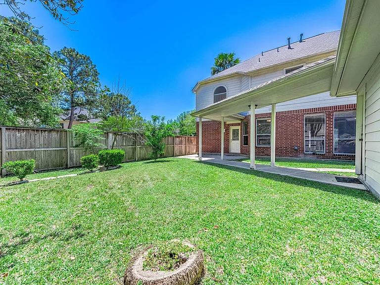 7902 Feather Springs Dr — Photo 43