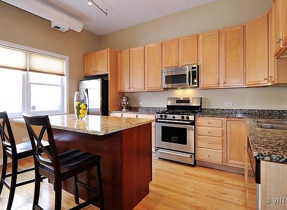 5th image of 1025 W Buena Ave APT 1E