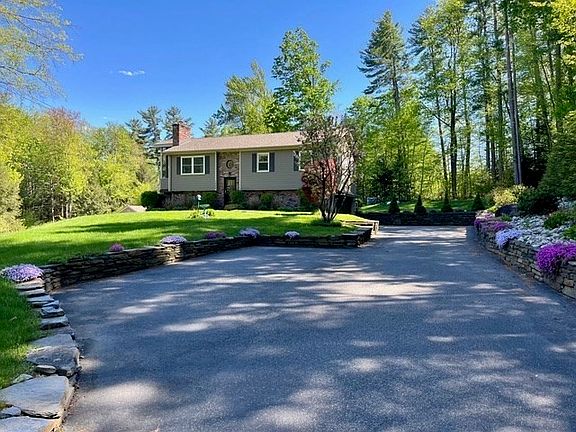 2nd image of 1260 Westhampton Rd