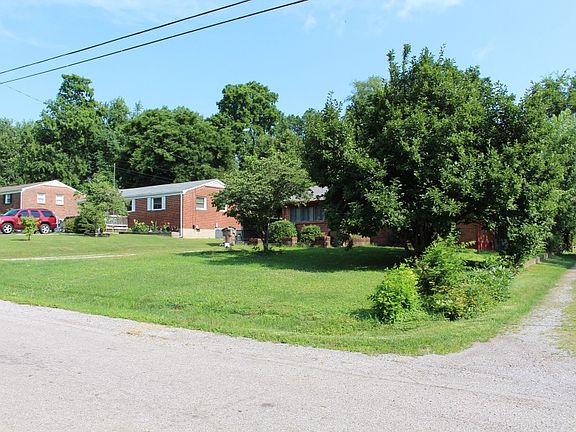 2nd image of 2928 Twin Lawn Dr