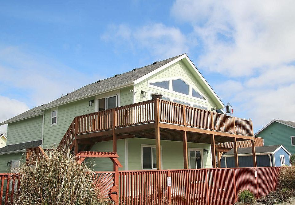 1st image of 12 Darien Ln