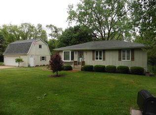 1216 Burr St, Lake In The Hills, IL 60156