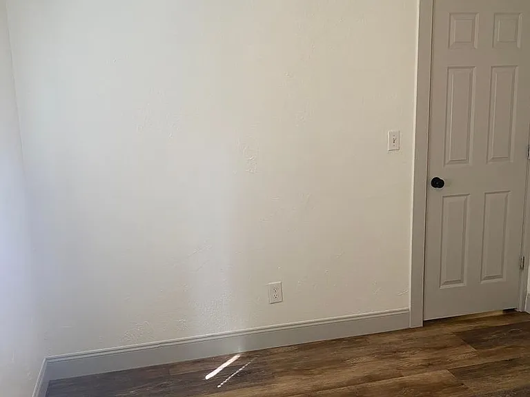 3160 E Riverside Dr — Photo 12
