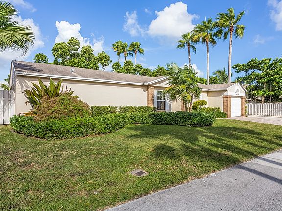 3rd image of 14070 Langley Pl