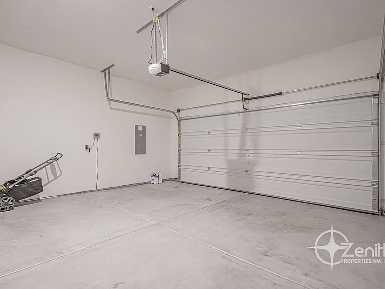 1316 W 15th Ave — Photo 17