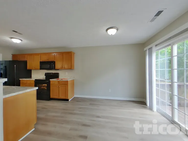 1256 Lasalle Dr — Photo 5