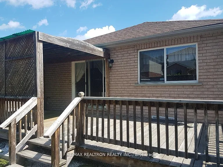 36 Julia Cres — Photo 12