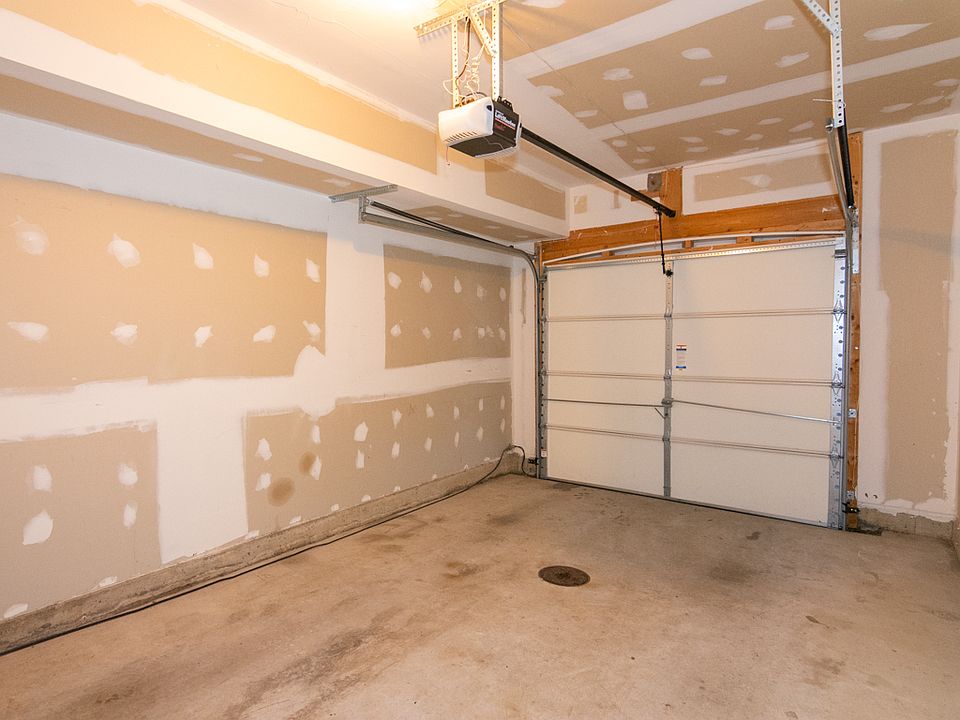 1st image of 16836 Nuttal Oak Pl