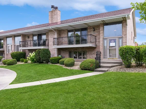 17929 Arkansas Ct #34, Orland Park, IL 60467
