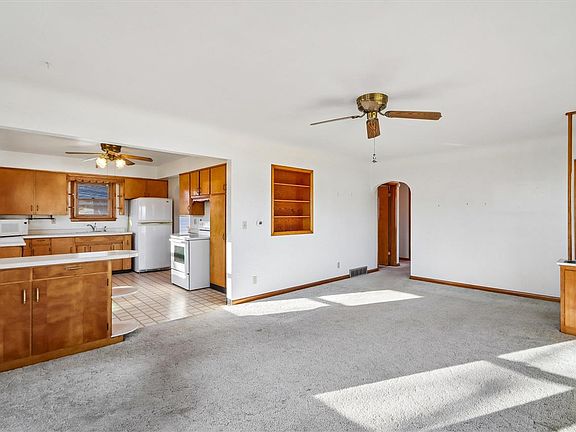 5th image of 131 W 3rd St
