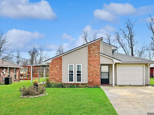 41069 Rustling Oak Dr, Prairieville, LA 70769