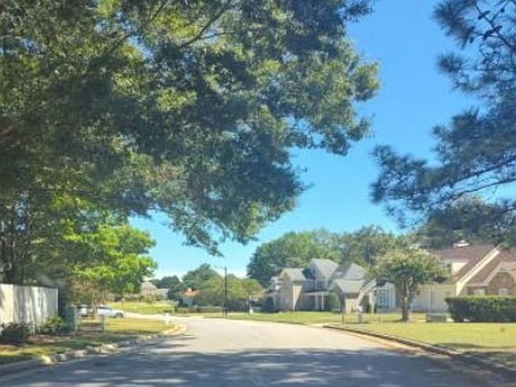 Exterior Neighborhood (street photo)