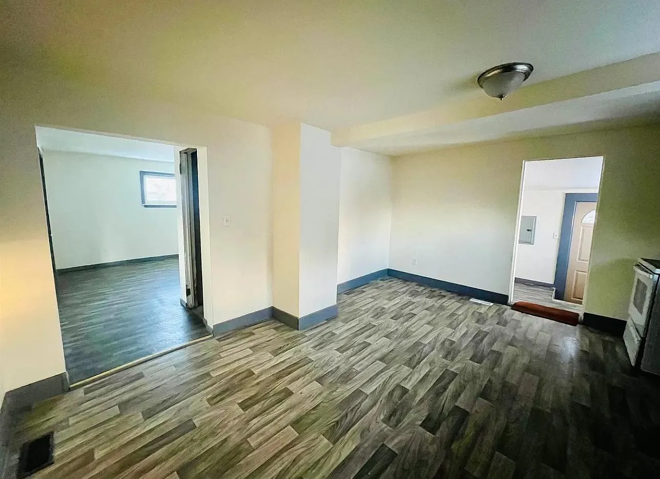 3118 N Water St — Photo 2