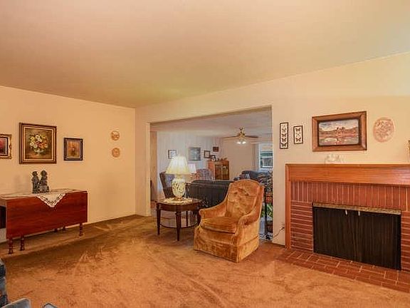 5th image of 5079 E Lamona Ave