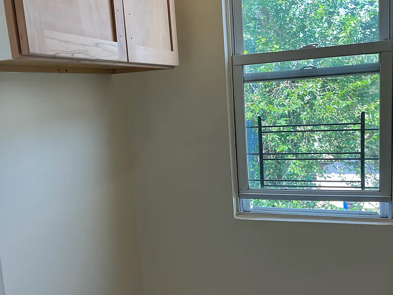 47 Delavan Ave #2 — Photo 22