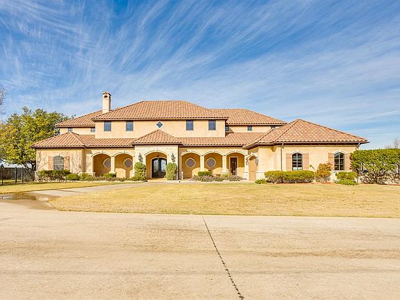 2nd image of 275 Bay Hill Dr