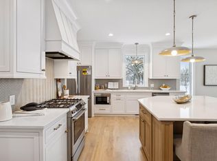 599 Harbor Ct, Shoreview, MN 55126