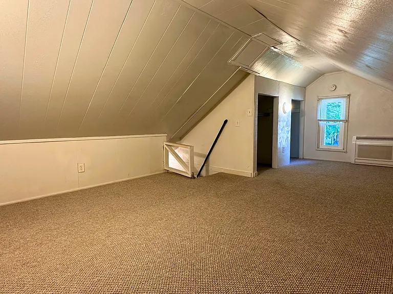 100 E Elm St — Photo 14