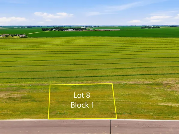 1507 Castle St, Larchwood, IA 51241