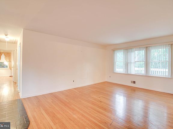 5th image of 6427 Clifton Forge Cir
