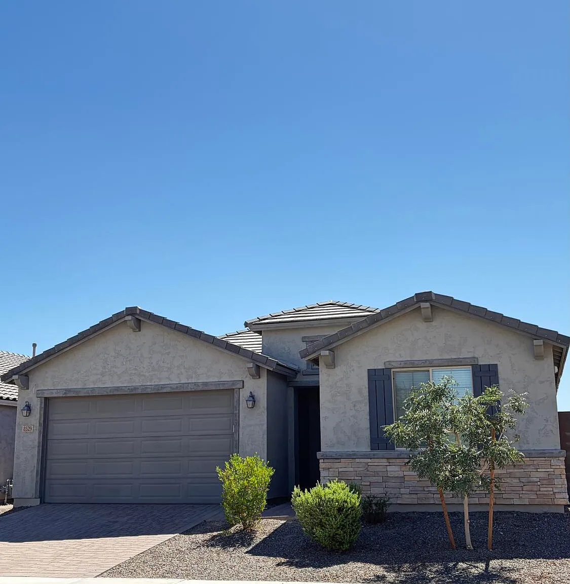 4 bed, 3.0 bath, 2301 sqft, $2,350 — Photo 1