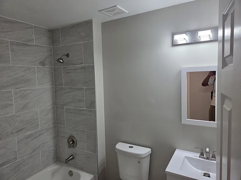 1704 E Main St — Photo 5