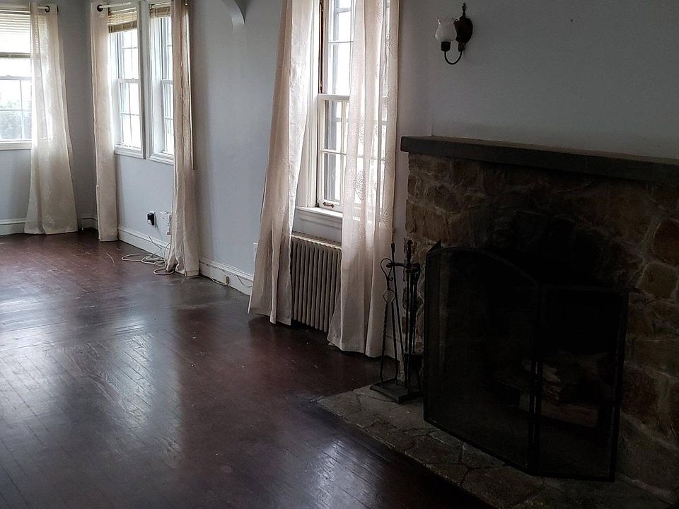 2nd image of 3783 Post Rd